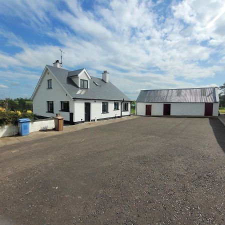 Villa Helen'S Maghera  Esterno foto