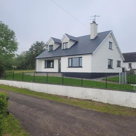 Villa Helen'S Maghera  Esterno foto