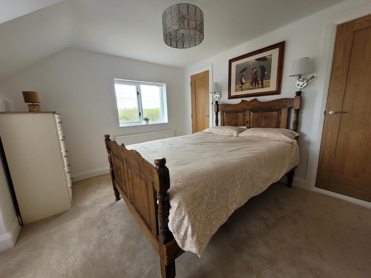 Villa Helen'S Maghera  Esterno foto
