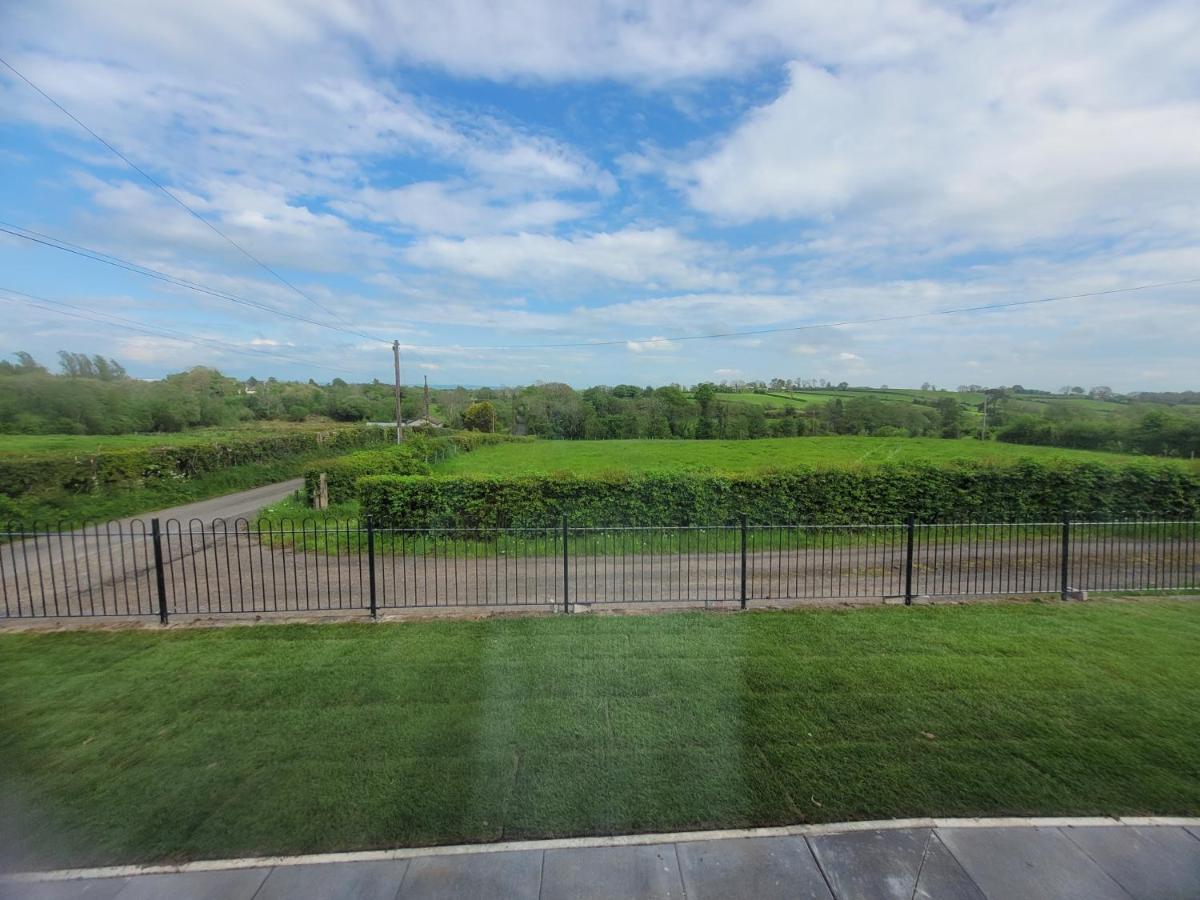 Villa Helen'S Maghera  Esterno foto